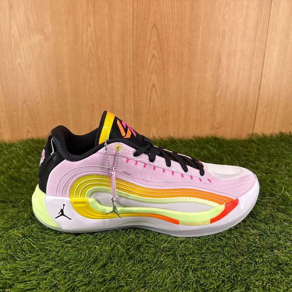 Athletic_Shoes